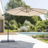 Parasol Décentré Rond Manoa Taupe Hespéride -Terra Patio Soldes Boutique parasol decentre rond manoa taupe hesperide